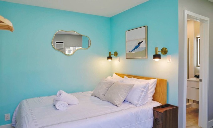 Cherryland Apartment | Small Private Modern Retreat Near SF 22421D