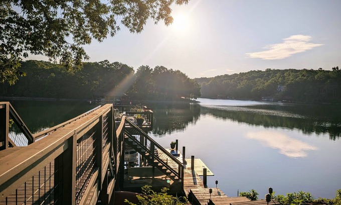 Huddleston House | Smith Mountain Sunrise: Waterfront Party Deck, Great Water Views, Pet Friendly