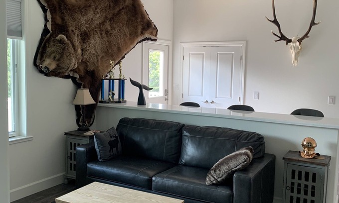 Kodiak House | Smith Properties- The Bear's Den