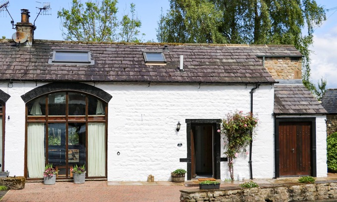 Wigglesworth Cottage | SMITHY COTTAGE, pet friendly, luxury holiday cottage in Long Preston