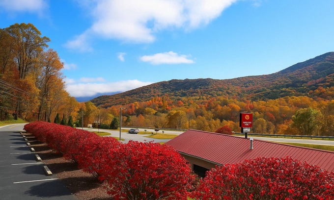 Banner Elk Apartment | Smoketree Lodge