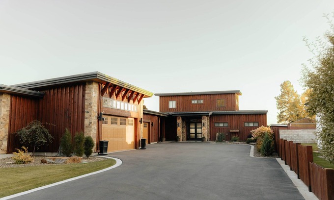 St. Anthony House | Snake River Estate - Direct River Access & Firepit