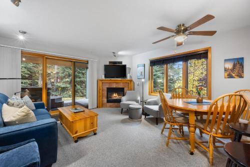 Sun Peaks Apartment | Snow Creek Village #37 By Bear Country
