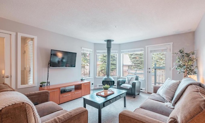 Blackcomb House | Snowberry by Outpost Whistler