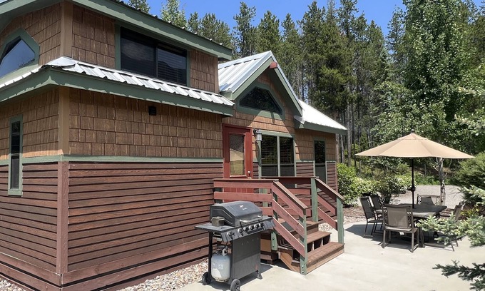 West Glacier Cabin | Snowberry Cabin