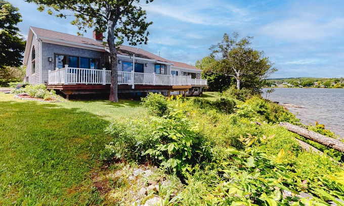 Owls Head House | Snowbird-friendly, waterfront house with amazing views, deck, & washer/dryer