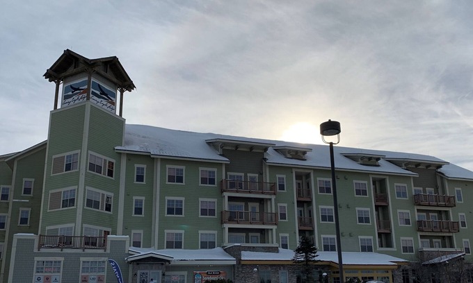 Snowshoe Condo | Snowshoe: Soaring Eagle 211 a top-tier spacious 2 bedroom 2 bath