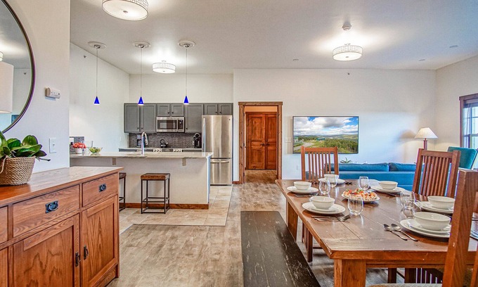 Snowshoe Condo | Soaring Eagle #403: 2 Bedrooms, 2 Full Baths