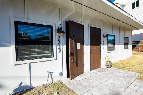 Chic's Beach Apartment | Sojourn Steps to the Beach Sleeps 4
