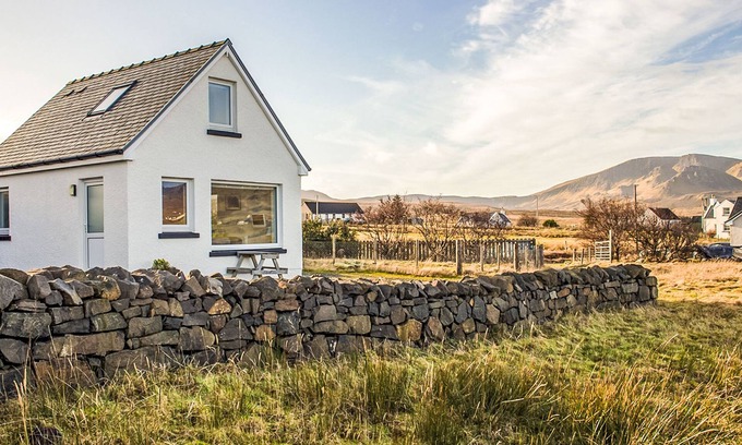 Staffin Apartment | Solas Alainn Chalet by Interhome