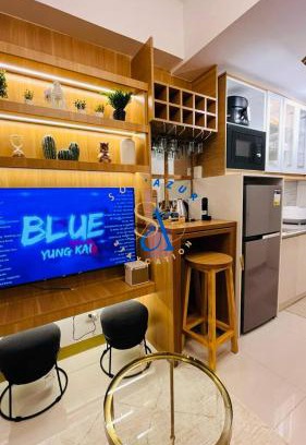 Las Pinas Apartment | SolAzur Staycation SMDC South Residences Las Piñas with 100MBPS Wifi &NETFLIX &BAR STATION &CITY LIGHTS VIEW
