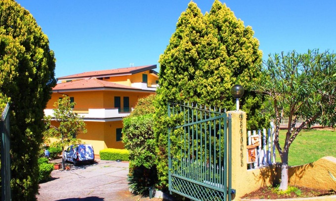 Santa Domenica Apartment | Sole apartment with sea and mountain views, free wi fi (n ° 6)