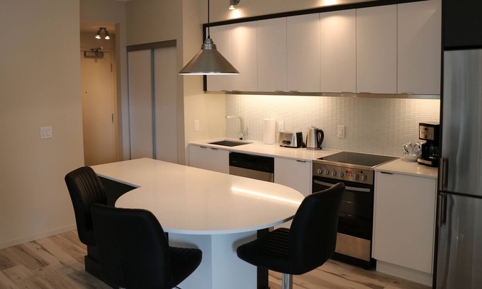 Kelowna Central Business District Condo | Sole Downtown 414-2Bed-2Bth- City View-1385186