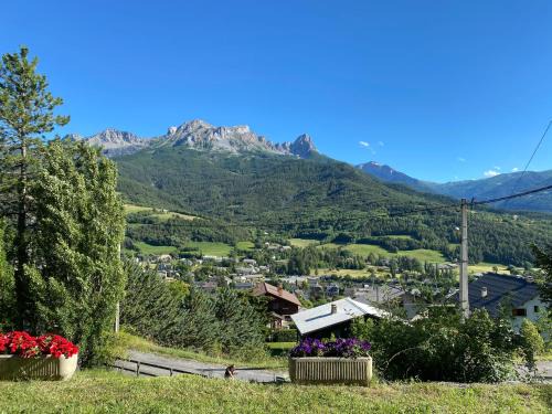 Barcelonnette Apartment | soleil et vue