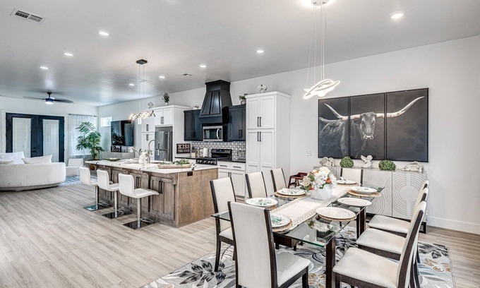 Central Oklahoma City House | SOLENA VIP OKC: Heated pool, Jacuzzi, grill, pool table outside; cozy interior.