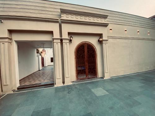 Lucknow House | Solitaire Gardens Near Airport