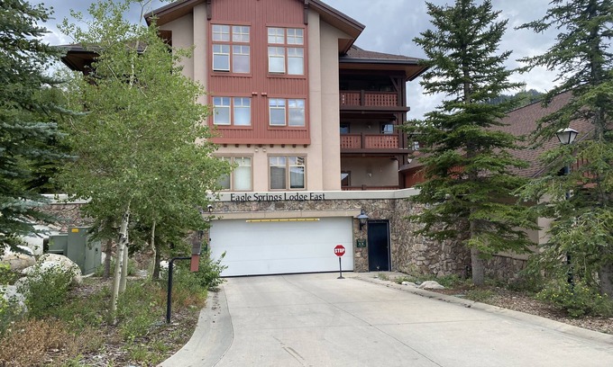 Salt Lake Mountain Resorts Condo | Solitude 3 Bedroom Ski in and Ski out