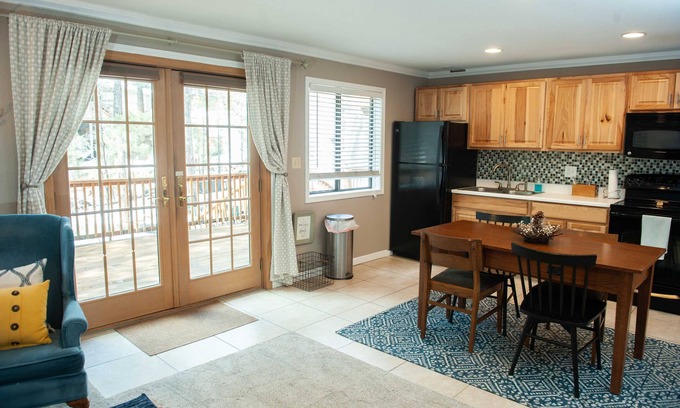 Flagstaff Apartment | Solitude in the Mountains