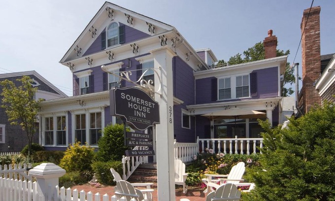 Commercial Street Bed & Breakfast | Somerset House Inn