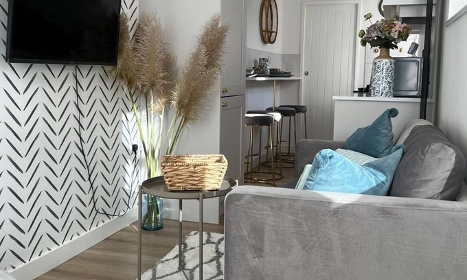 Northampton Apartment | Somerset House with Garden, 2 bedrooms
