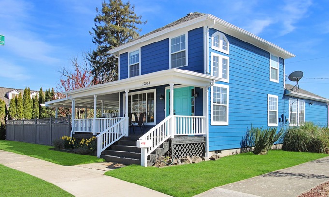 McMinnville House | Something Blue- Because You Deserve It!