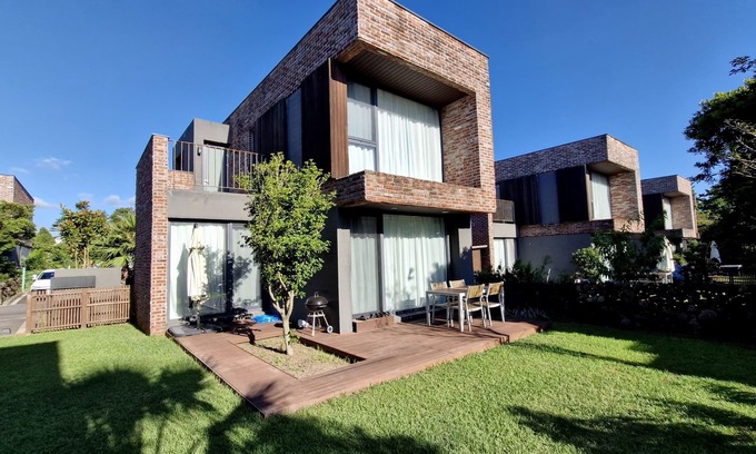 Seongsan House | Somsom House