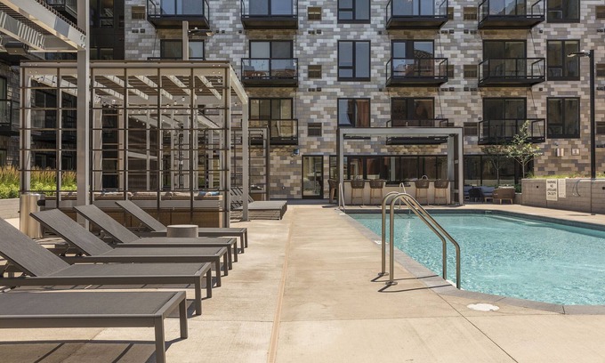 Downtown East Apartment | Sonder at East End | One-Bedroom Apartment w/Balcony