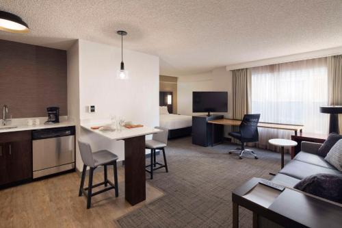Reno/Tahoe Airport Hotel | Sonesta ES Suites Reno