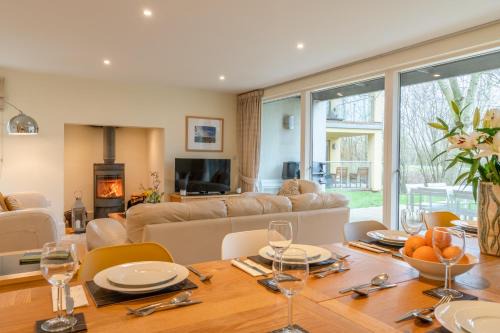 Cirencester House | Songthrush
