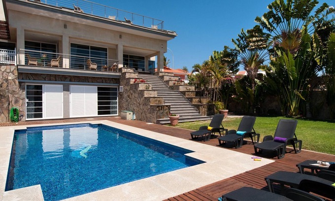 Sonnenland Villa | Sonnenland House for 12 by VillaGranCanaria