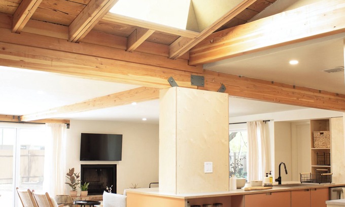 Tucson House | Sonoran Peach House - Lux Kitchen Mt View Flex Rm