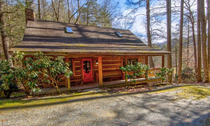 Boone House | Soothing Waters -2br home on stream with a hot tub!