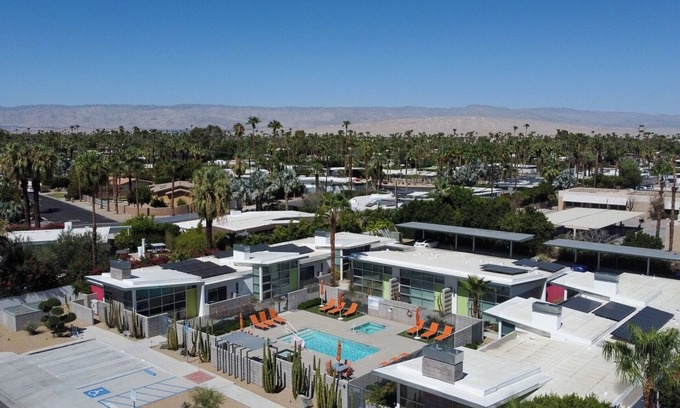 Palm Springs Condo | Sophia Palms - 2br mid-century modern condo