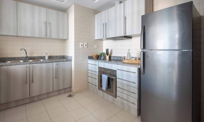 Jumeirah Lake Towers Apartment | Sophisticated 1BR Apartment in JLT - Sleeps 3!