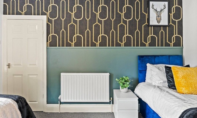 Doncaster House | Sophisticated 2 bed in Doncaster sleeps 6!