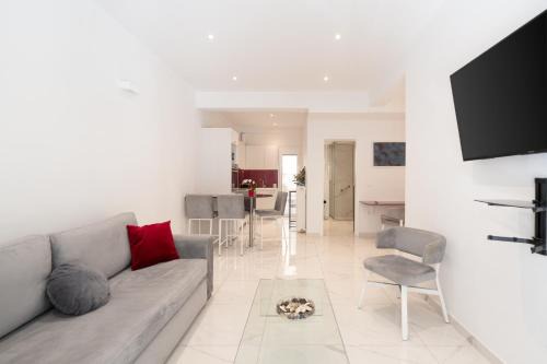 Pangrati Apartment | Sophisticated Modern Apt in Athens center