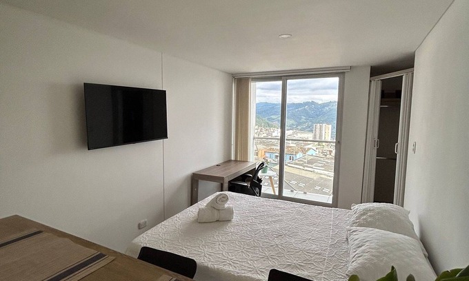 Manizales Apartment | Sophisticated with a Prime Location - Stratum 5