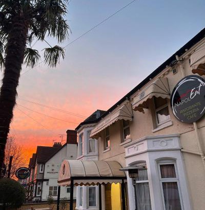 Cambridge Hotel | Sorrento Hotel & Restaurant