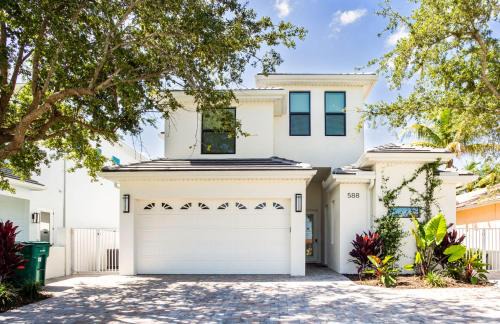 Naples Park House | Sorrento Vacation Rental Cabana