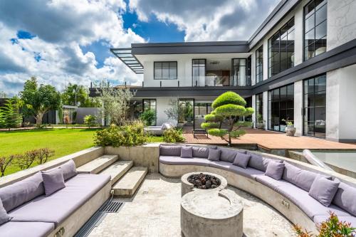 Umalas Villa | Soul Moon Luxe - Luxury with Panoramic Windows and a Home Theater