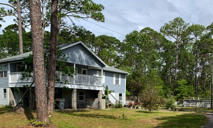 Gulf Breeze House | Soundside Vibes | House in Gulf Breeze with a pool, firepit, and beach access