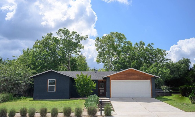 Sweetbriar House | South Congress Austin -Wellness Escape-Private Pool, Yoga, Sauna & Outdoor Movie