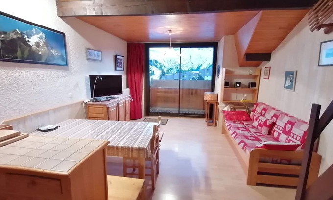 Les Deux Alpes Apartment | South expo studio, heart resort, calm, ski to door