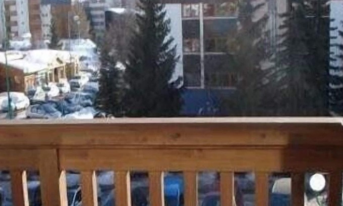 Les Deux Alpes Apartment | South facing apartment, ski slopes and lifts, 6 people
