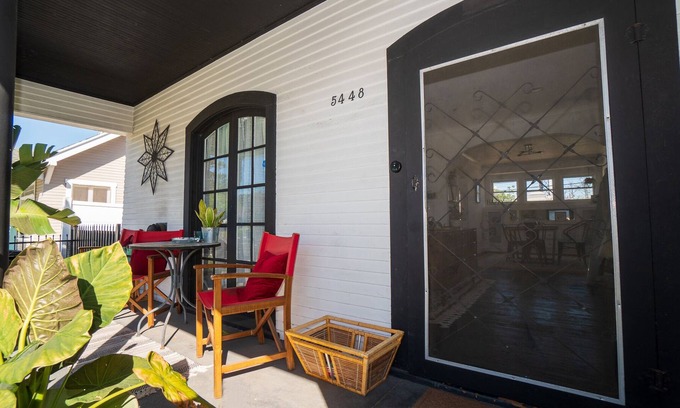 Park Mesa Heights House | South LA Oasis