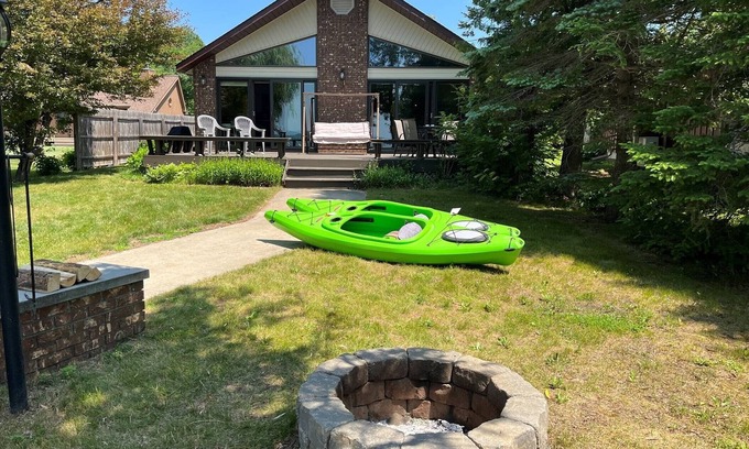 Traverse City House | South Lake Leelanau lakefront home, Kayaks/Bikes provided, Clean Sandy bottom n