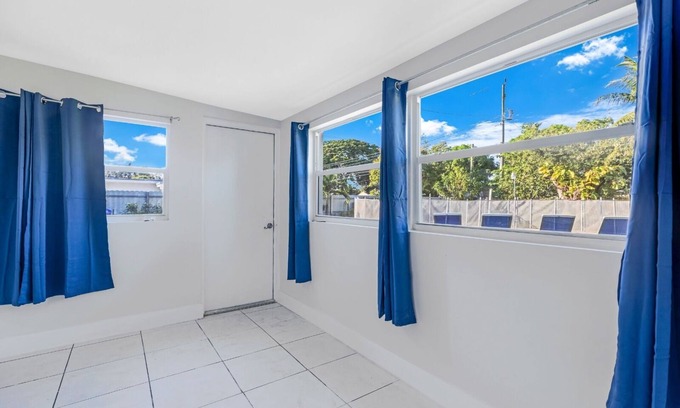 West Park Villa | South Miami Entire Pool Villa 17 Min To Beach