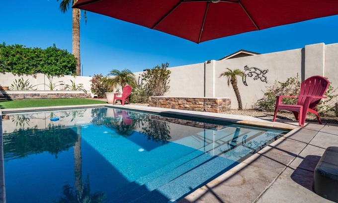 Desert Foothills Estates House | South Mountain Retreat - Free Heated Pool, Tesla outlet, RV Parking