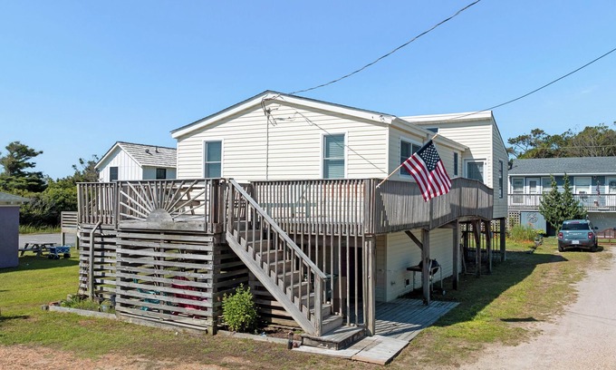 South Nags Head House | South Nags Head 6232A: Walk to the Beach | Pets OK