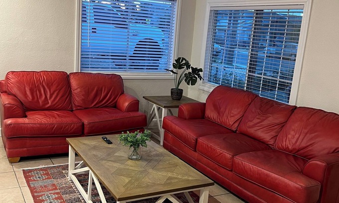 Lincoln Acres House | South SD Home away from Home